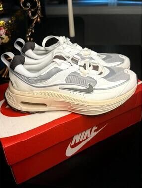 Nike Air Max Bliss Next Nature Wolf Grey Women’s 6 Brand New